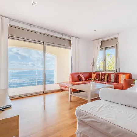 4 Bedroom Beautiful In Santa Cristina Daro Holiday home