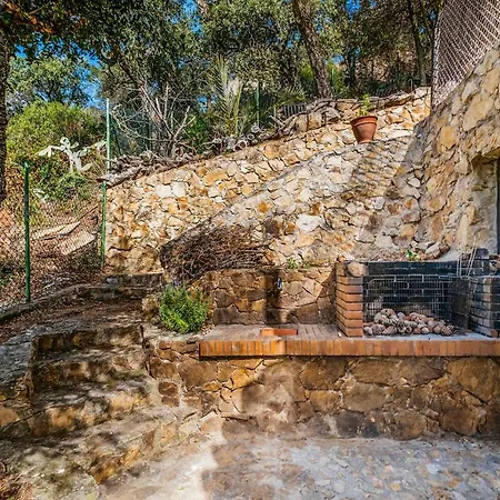 4 Bedroom Beautiful In Santa Cristina Daro Holiday home