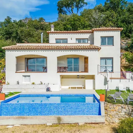 Holiday home 4 Bedroom Beautiful In Santa Cristina Daro
